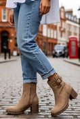 Charger l'image dans la visionneuse de la galerie, Boots bottines daim beige HILARY
