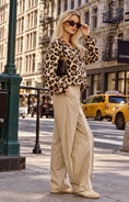 Load image into Gallery viewer, Pantalon large femme PARKER beige à bandes – Coupe bubble
