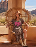Cargar la imagen en la vista de la galería, Robe Longue Léopard ICONIC 🩷🌵 – Maxi Dress Coton Boho Western
