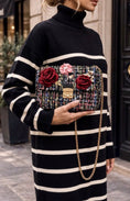 Load image into Gallery viewer, Sac en tweed marine CHANY à fleurs et chaîne dorée
