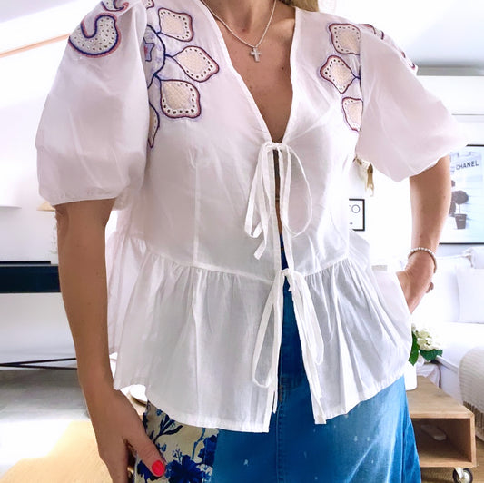 Blouse blanche brodée FLORA