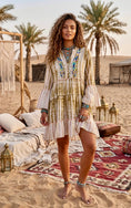 Charger l'image dans la visionneuse de la galerie, Robe Gypsy Bohème AURORE ✨ Coton Tie & Dye Broderies Artisanales
