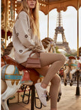Cargar la imagen en la vista de la galería, Baskets LEONIE – Effet Daim Beige & perles
