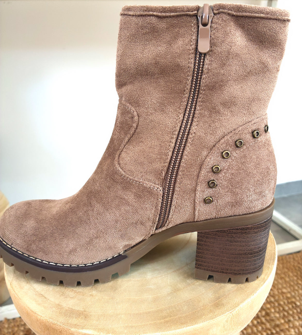 Boots bottines daim beige HILARY