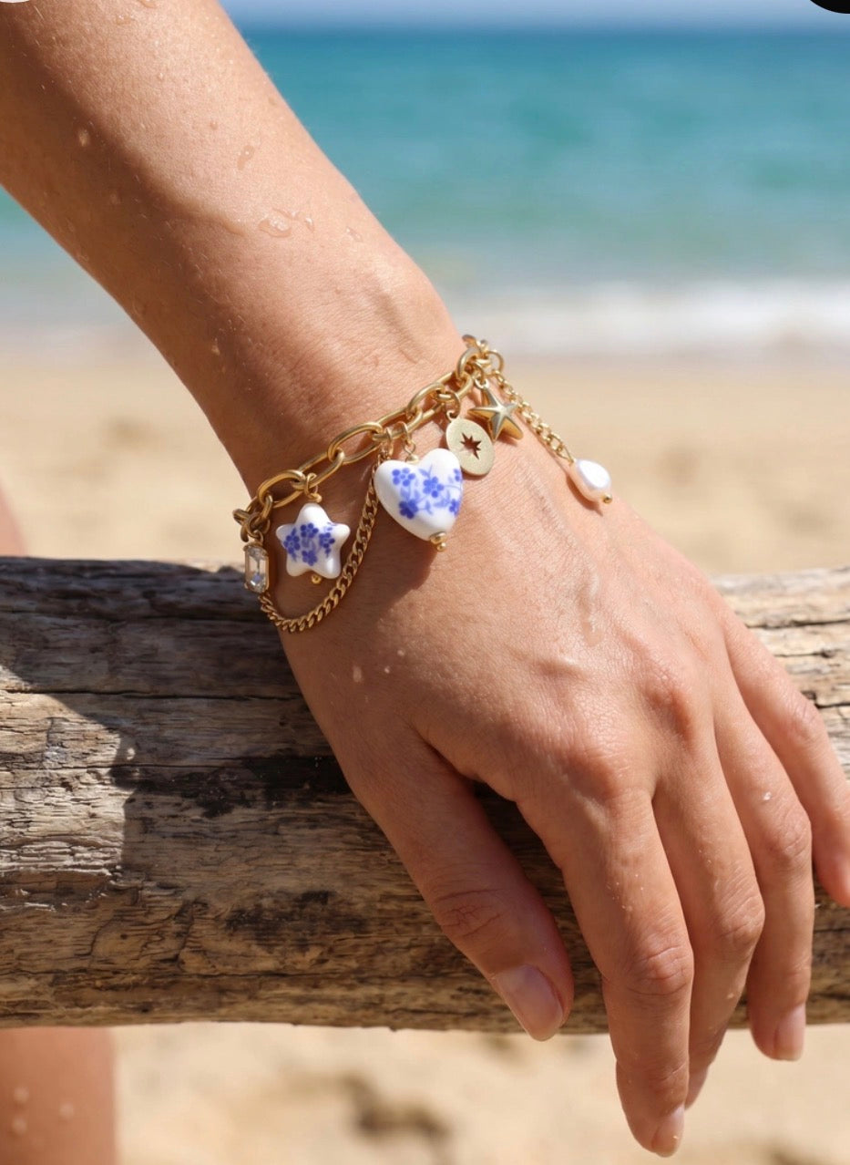 Bracelet  Breloques Doré FIDJI – Collier Bohème Femme Cœurs & Croix🩵