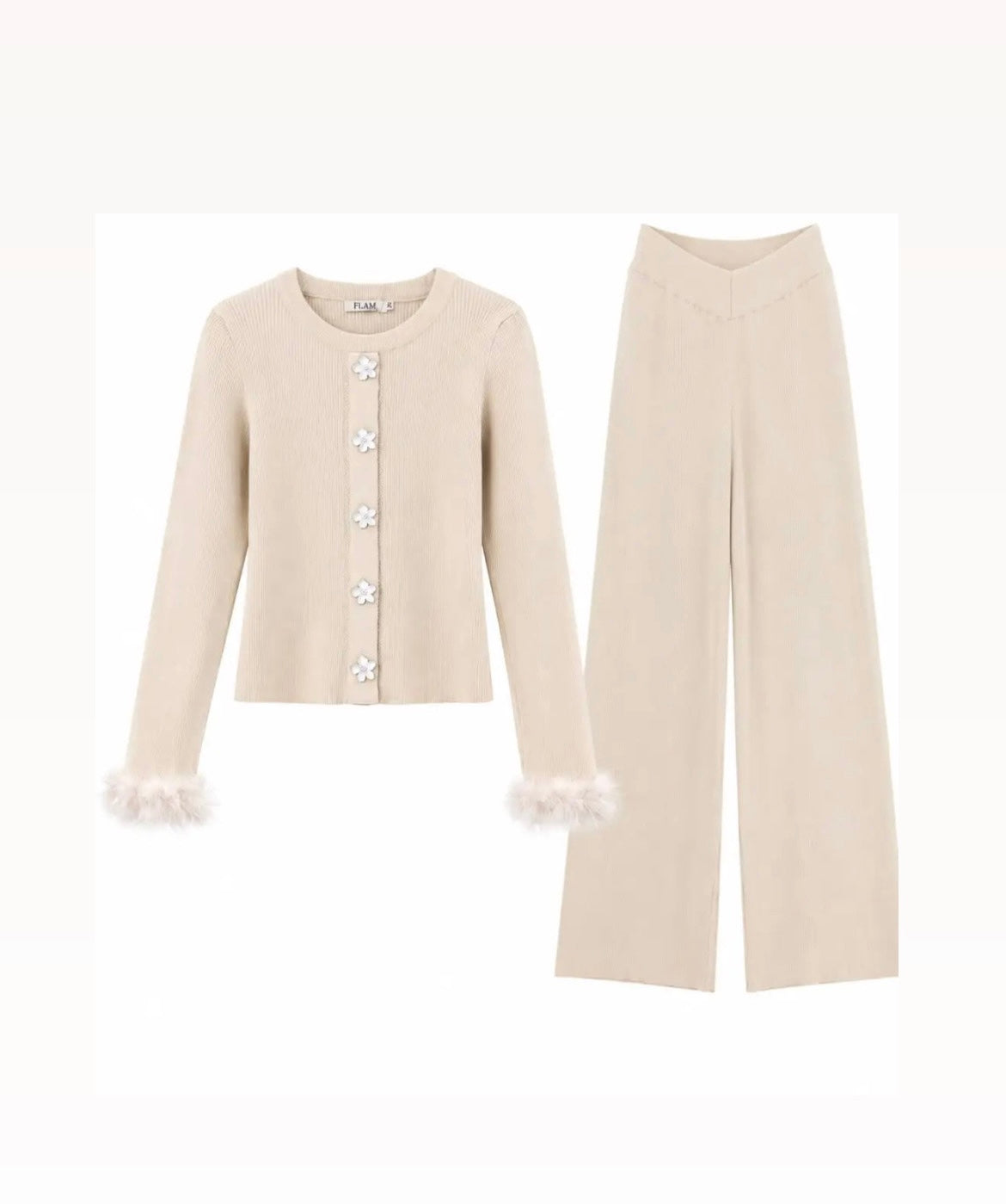 Ensemble JACKY – Cardigan Boutons Fleurs & Pantalon Large Maille