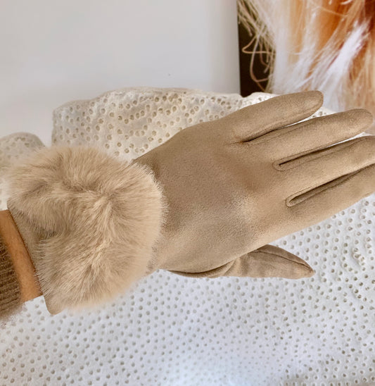 IRINA beige fur mittens