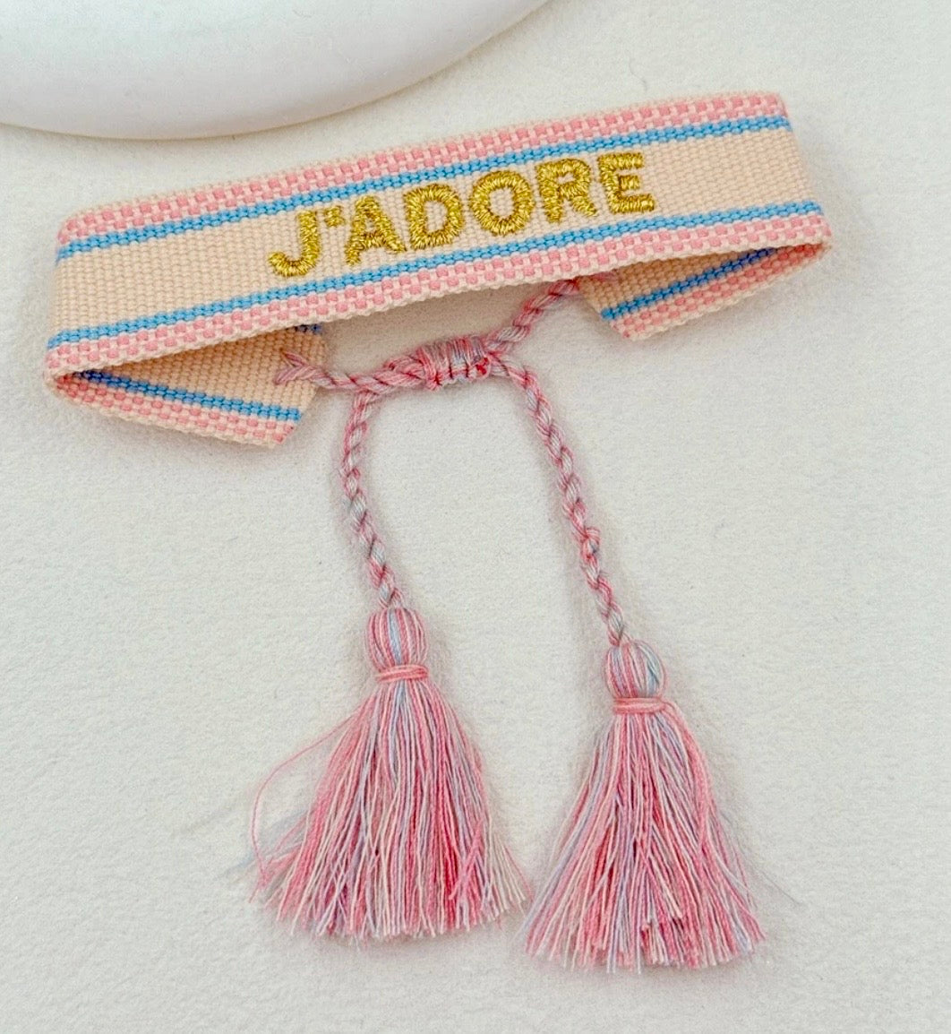 Bracelet Tissu J'ADORE 🩵Pompons Pastel — Ajustable