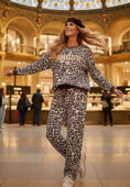Cargar la imagen en la vista de la galería, Jogging Léopard broderies dorées Amour 🐆❤️
