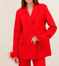 Cargar la imagen en la vista de la galería, Blazer Chelsea Rouge Plumes – Veste Femme Tendance♥️
