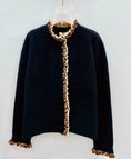 Charger l'image dans la visionneuse de la galerie, Gilet Léopard Femme – Maille Noire & Satiné léopard ASTRIDE

