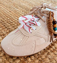 Cargar la imagen en la vista de la galería, Baskets LEONIE – Effet Daim Beige & perles
