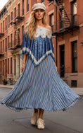Load image into Gallery viewer, Top sequins glam chic ✨ Bleu Liberty

