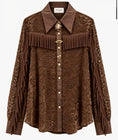 Charger l'image dans la visionneuse de la galerie, TALULAH – Chemise western femme en dentelle à franges
