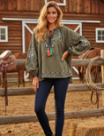 Charger l'image dans la visionneuse de la galerie, Blouse Brodée Kaki Oversize SERENA – Coton Bohème Femme
