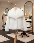 Charger l'image dans la visionneuse de la galerie, Veste fausse fourrure blanche SNOW
