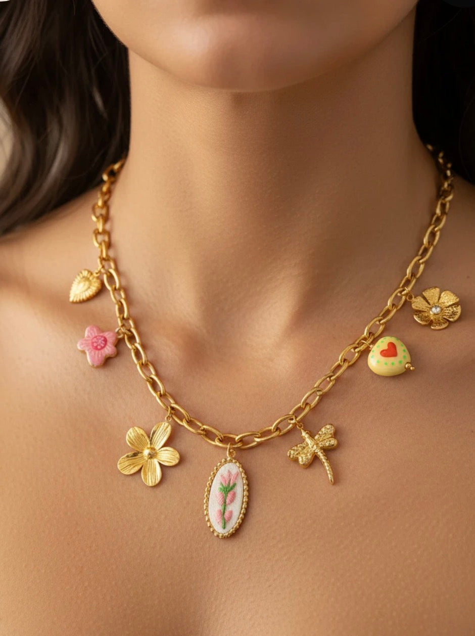 Collier GERMAINE doré à Breloques 🩷✨
