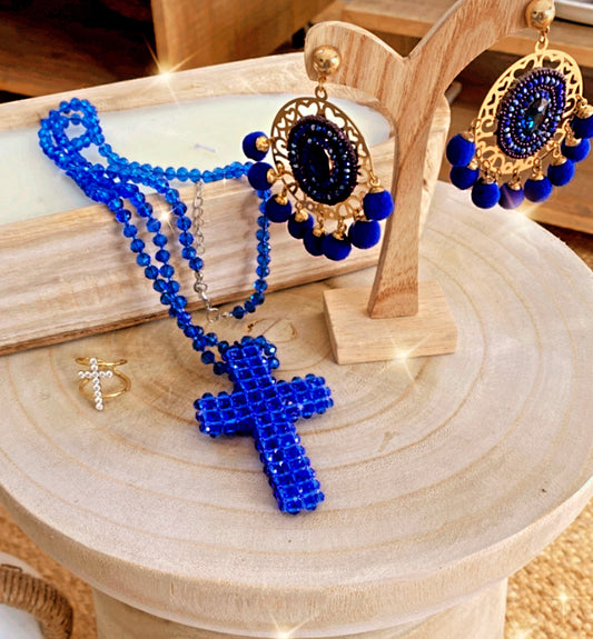 Sautoir croix en perles bleues MADY
