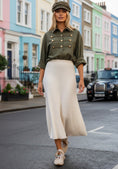 Load image into Gallery viewer, Chemise Kaki LILY – Style Officier Boutons Dorés
