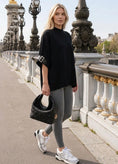 Cargar la imagen en la vista de la galería, MARINE – Pull noir oversize à boucles argentées
