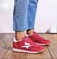 Load image into Gallery viewer, Baskets HUDSON – Sneakers Rouges grenat  Étoile Femme Style Rétro♥️

