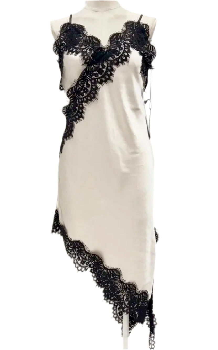 Robe satinée dentelle AVA