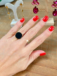 Load image into Gallery viewer, Round black mother-of-pearl ring ROSALIE
