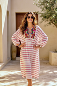 Charger l'image dans la visionneuse de la galerie, Robe Caftan Bohème ANITA – Rayures Rose & Blanc à Paillettes
