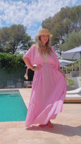 Load and play video in Gallery viewer, ROSA – Robe Longue Rose Bohème 🌸👗

