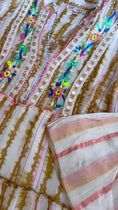 Load and play video in Gallery viewer, Robe Bohème AURORE ✨ Coton Tie & Dye Broderies Artisanales
