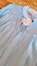 Reproducir el video en la vista de la galería, Blouse brodée OCÉANE
