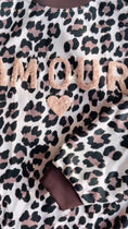 Reproducir el video en la vista de la galería, Jogging Léopard broderies dorées AMOUR🐆❤️
