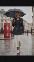 Load and play video in Gallery viewer, Trench court JAMES noir – Imperméable Ceinturé
