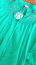 Reproducir el video en la vista de la galería, Blouse brodée OCÉANE
