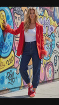 Charger et lire la vidéo dans la visionneuse de la galerie, Blazer Chelsea Rouge Plumes – Veste Femme Tendance♥️
