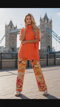 Load and play video in Gallery viewer, Pantalon fluide soie Imprimé PICCADILLY 🧡

