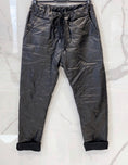 Charger l'image dans la visionneuse de la galerie, Pantalon simili cuir noir PILI 2 tailles
