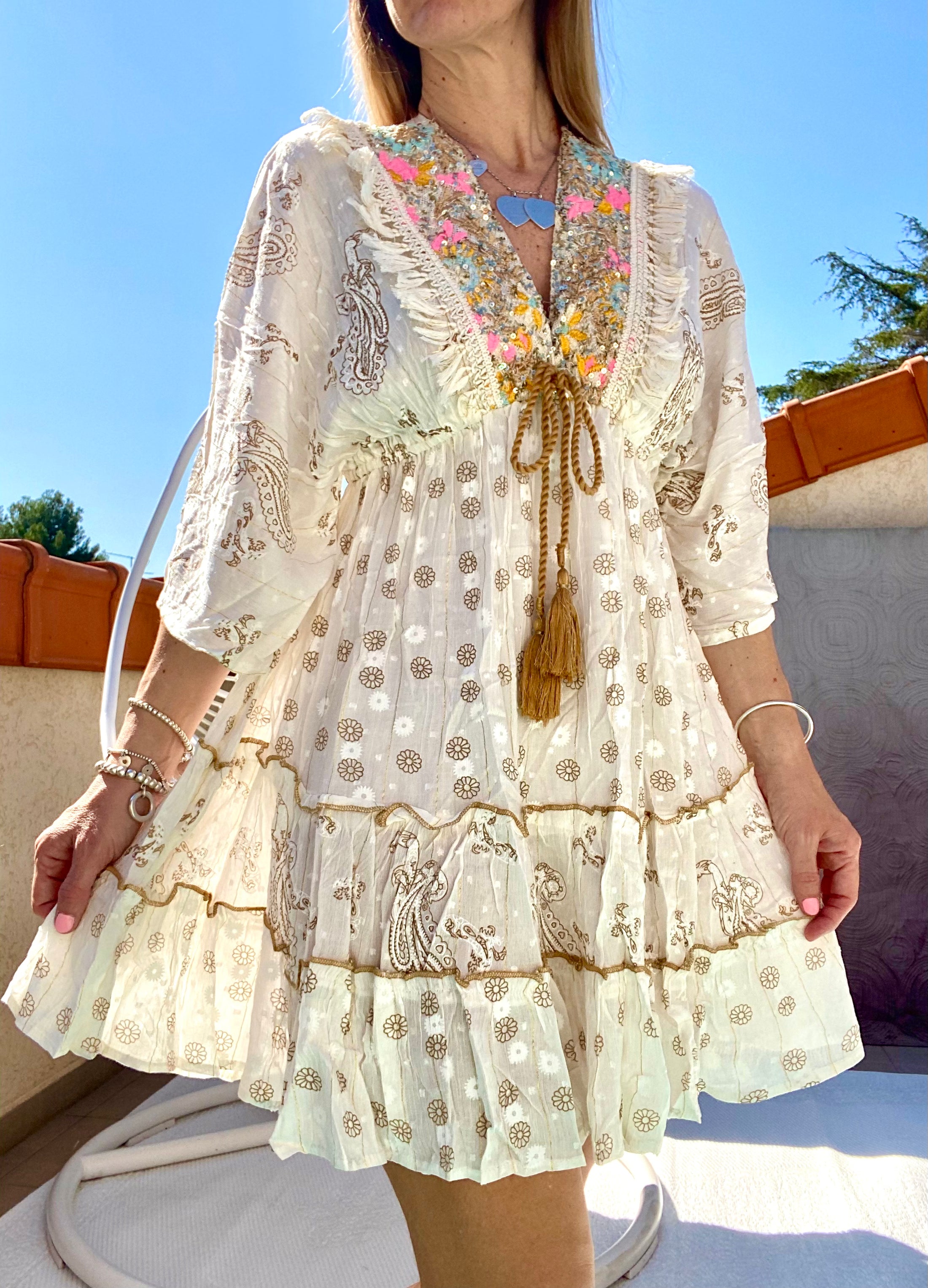 ✨ Robe Tunique Courte Bohème SIYA Paillettes – Beige | Lilirose Cannes